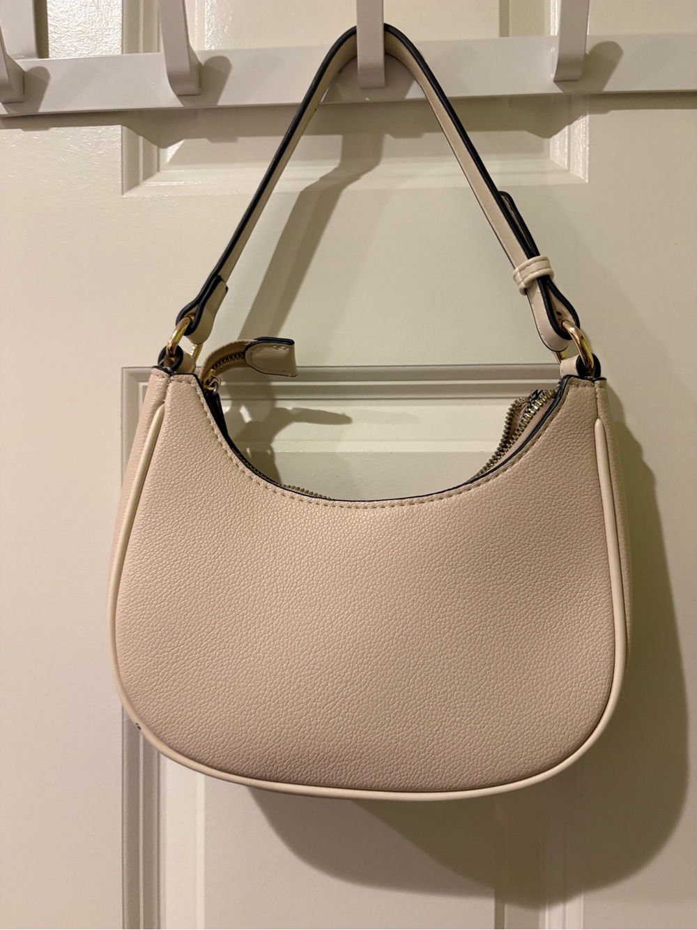 Cream Shoulder Hobo Bag - Sleek Everyday Purse